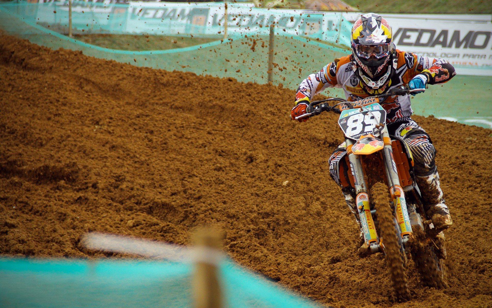 梅里诺,敏锐嗅觉洞穿防线,持续进球助力球队高歌猛进