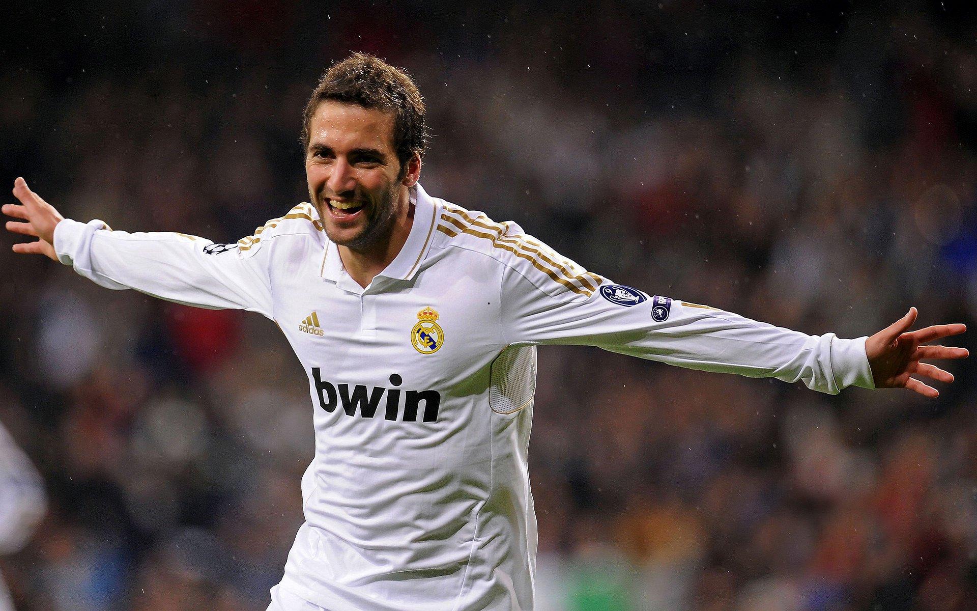 厄德高盛赞哈兰德,跑位艺术臻于完美,传球到位即化杀机